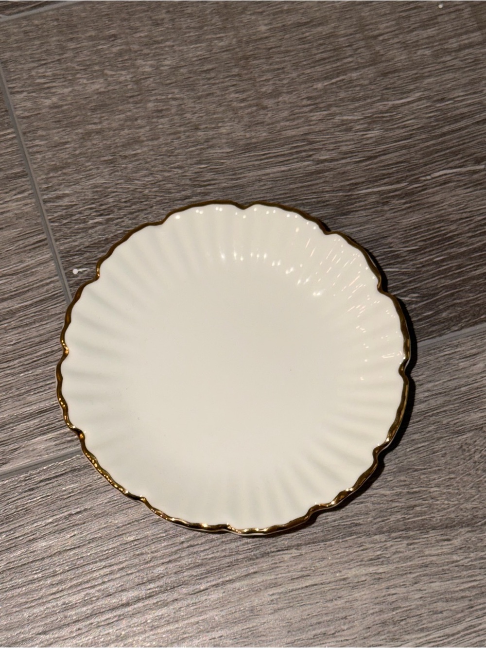 NWOT H&M White Porcelain Ring Tray w/ Gold Trim